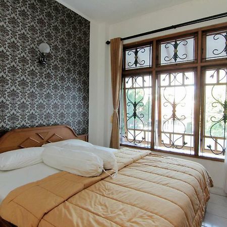 Hotel Fevytra Syariah Yogyakarta Exterior foto