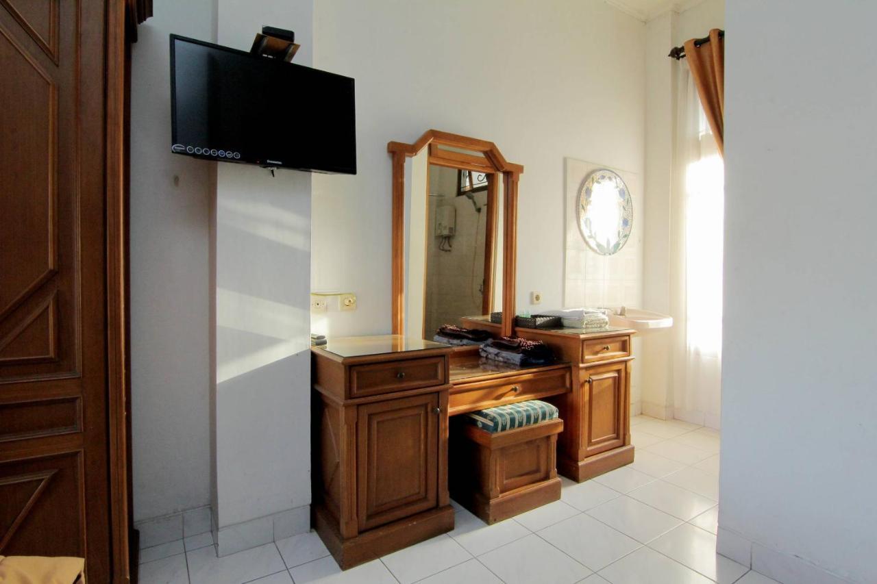 Hotel Fevytra Syariah Yogyakarta Exterior foto