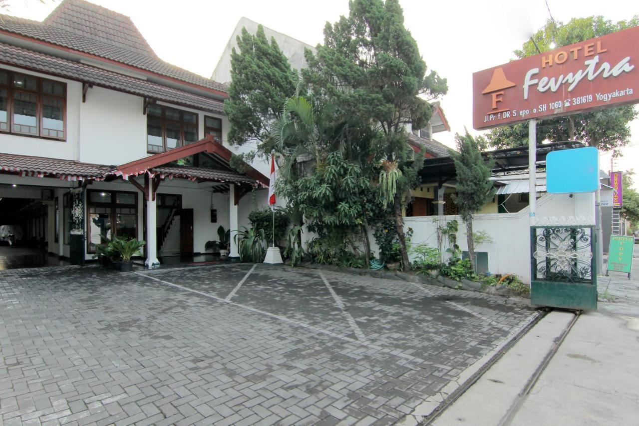 Hotel Fevytra Syariah Yogyakarta Exterior foto